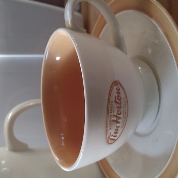 Tim Horton's tea pot set - Picture 2 of 4